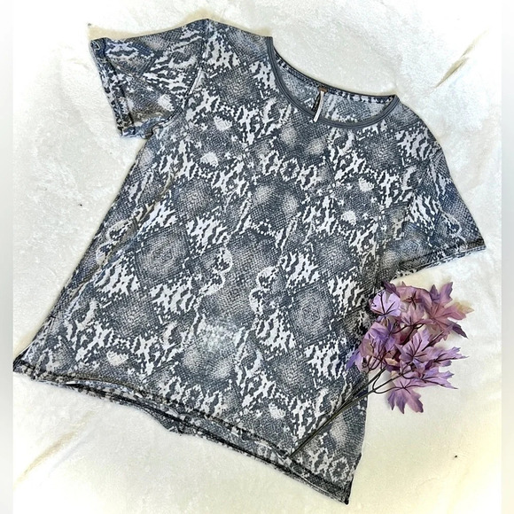 Free People Snake Print Tourist T-Shirt - Small - Picture 1 of 7